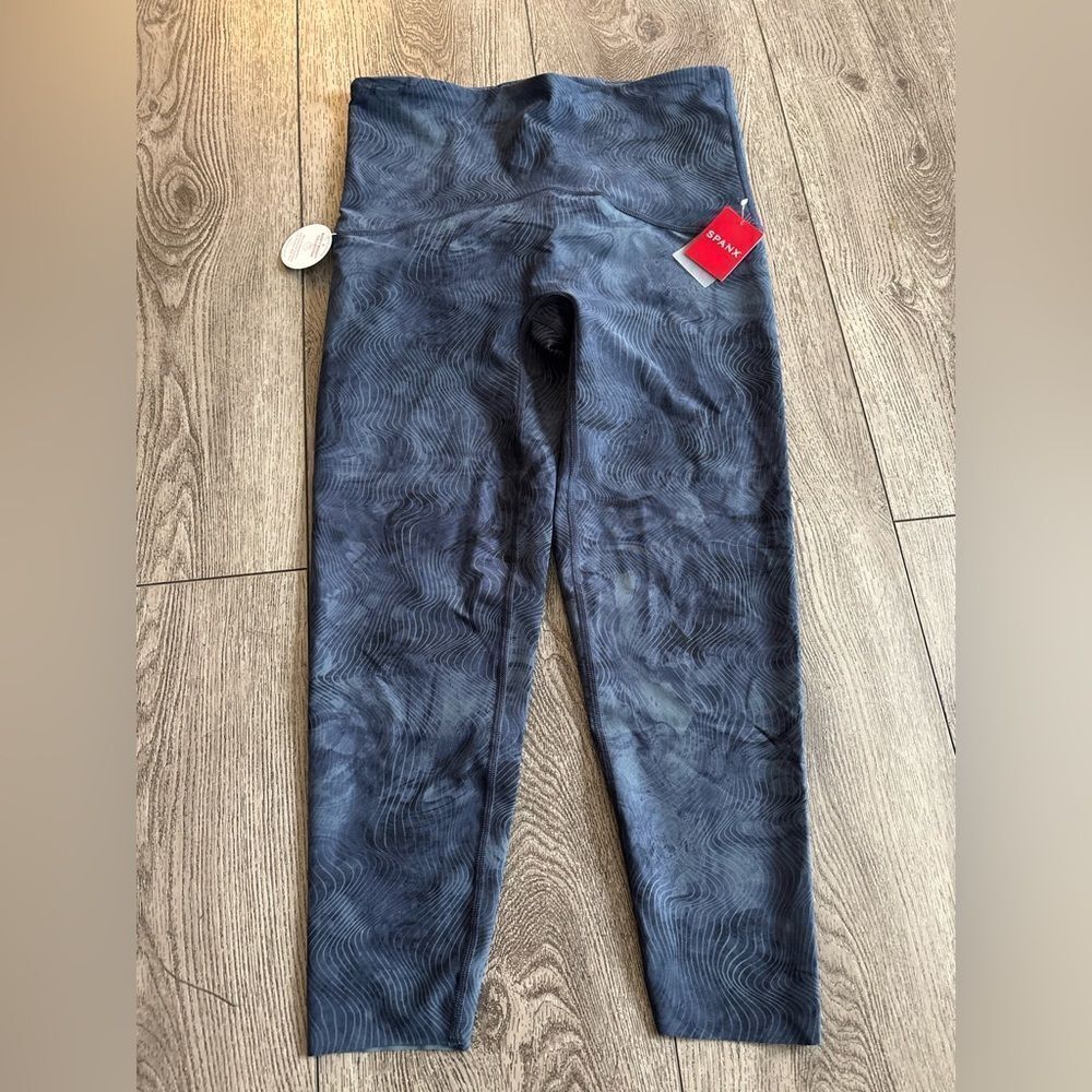 SPANX woman’s swirl Pattern Leggings - Dark blue